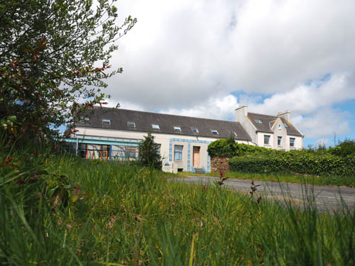 Visite de site pour diagnostique le nouveau projet d’ancienne école à Tréglonou